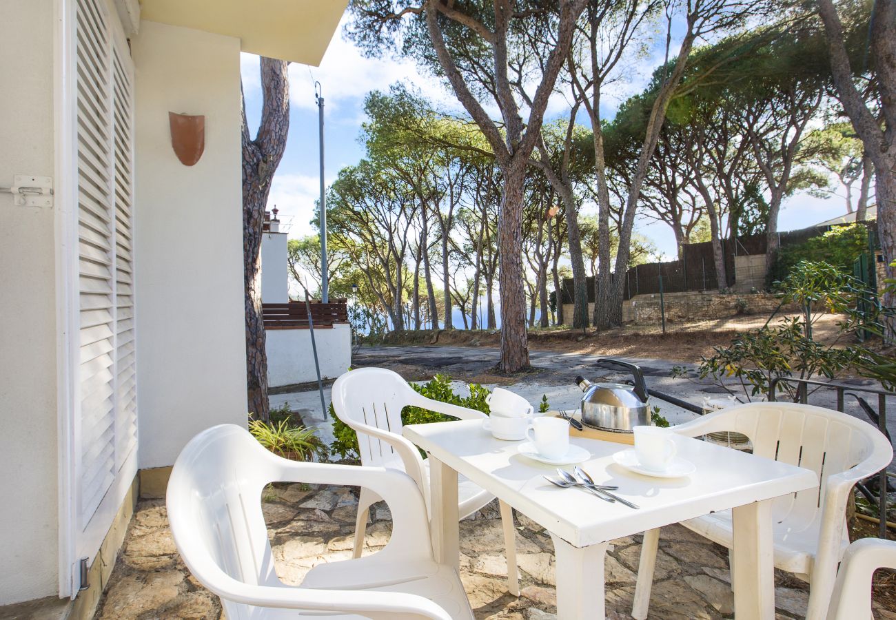 Apartamento en Llafranc - Apartamento sencillo situado a pocos minutos caminando de la tranquila y bonita playa de Llafranc, una de las más bonitas de la Costa Brava!