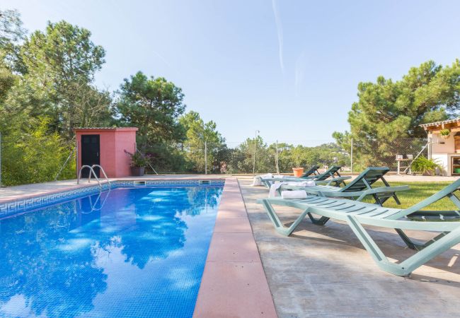 Villa en Lloret de Mar - 2BELL01 - Acogedora casa de 4 habitaciones con piscina situada en una zona muy tranquila  Villa en Lloret de Mar - 2BELL01 - Acogedora casa de 4 habitaciones con piscina situada en una zona muy tranquila