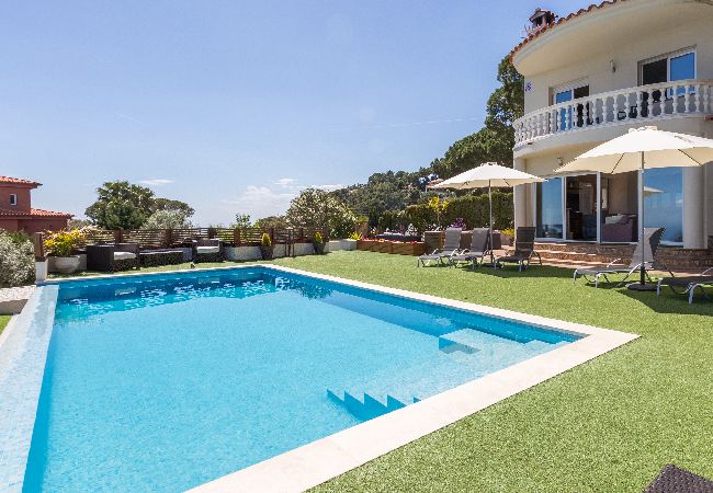 Villa en Lloret de Mar - 2BRA01 - Casa con piscina privada e impresionantes vistas al mar situada cerca de la playa