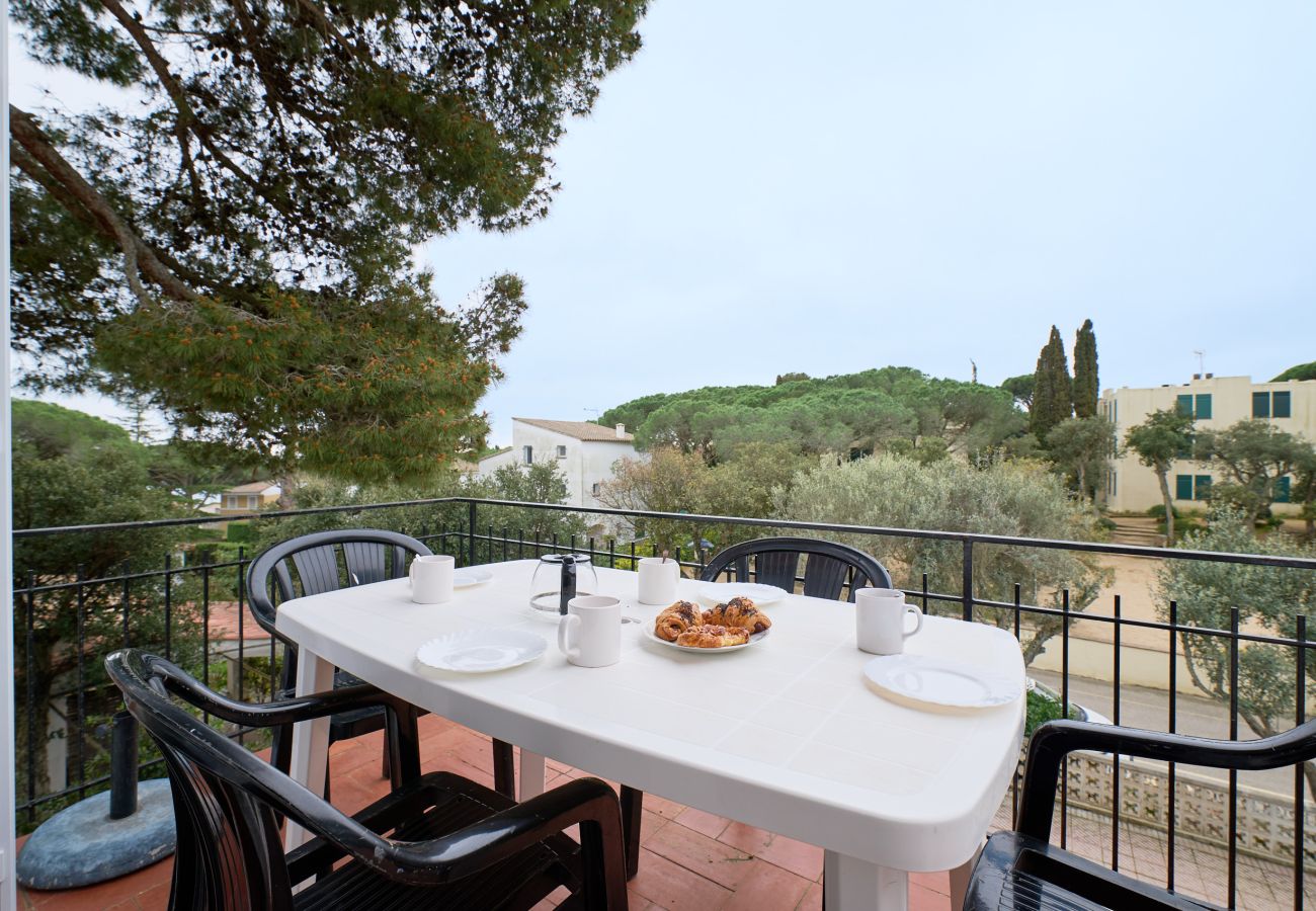 Villa en Calella de Palafrugell - 1BENET 1 -Casa dividida en 3 apartamentos totalmente independientes con piscina compartida a tan solo 1 km de la playa de Calella de Palafrugell