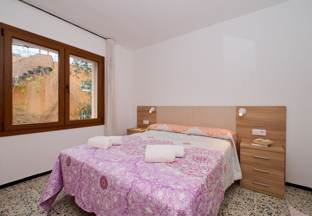 Villa en Calella de Palafrugell - 1BENET 1 -Casa dividida en 3 apartamentos totalmente independientes con piscina compartida a tan solo 1 km de la playa de Calella de Palafrugell