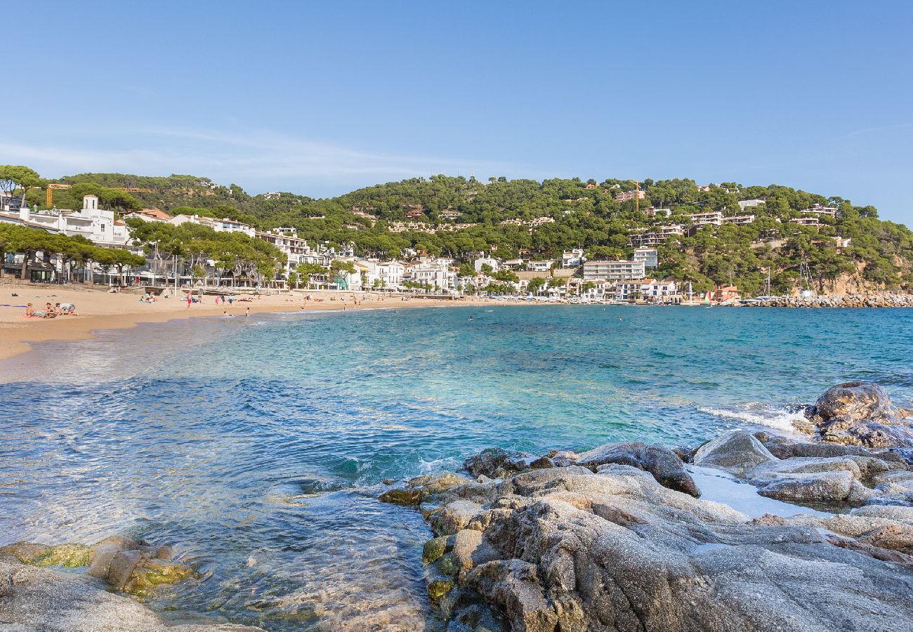 Apartamento en Calella de Palafrugell - 1CAN01 - Acogedor apartamento para 4 personas con terraza situado a pocos minutos caminando de la playa de Calella de Palafrugell.