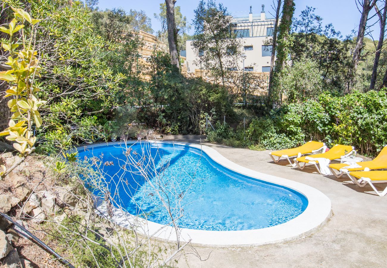 Apartamento en Llafranc - 1CAR 01 - Apartamento sencillo con piscina comunitaria cerca de la playa de Llafranc