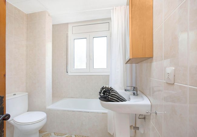 Apartamento en Llafranc - 1CEN A1 - Apartamento sencillo con jardín y piscina comunitaria  a 800m de la playa de Llafranc  Apartamento en Llafranc - 1CEN A1 - Apartamento sencillo con jardín y piscina comunitaria  a 800m de la playa de Llafranc