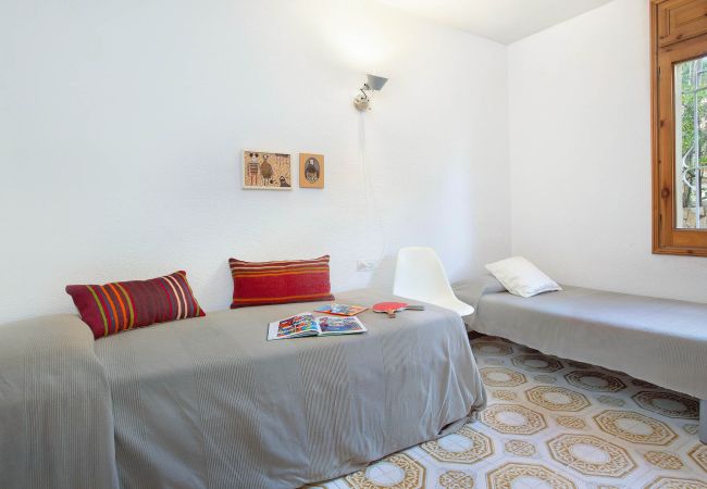Apartamento en Llafranc - 1CEN A1 - Apartamento sencillo con jardín y piscina comunitaria  a 800m de la playa de Llafranc  Apartamento en Llafranc - 1CEN A1 - Apartamento sencillo con jardín y piscina comunitaria  a 800m de la playa de Llafranc