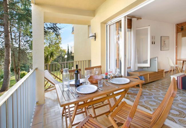Apartamento en Llafranc - 1CEN A1 - Apartamento sencillo con jardín y piscina comunitaria  a 800m de la playa de Llafranc  Apartamento en Llafranc - 1CEN A1 - Apartamento sencillo con jardín y piscina comunitaria  a 800m de la playa de Llafranc