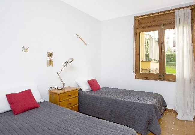Apartamento en Llafranc - 1CEN A2 - Apartamento sencillo con jardín y piscina comunitaria a 800m de la playa de Llafranc Apartamento en Llafranc - 1CEN A2 - Apartamento sencillo con jardín y piscina comunitaria a 800m de la playa de Llafranc