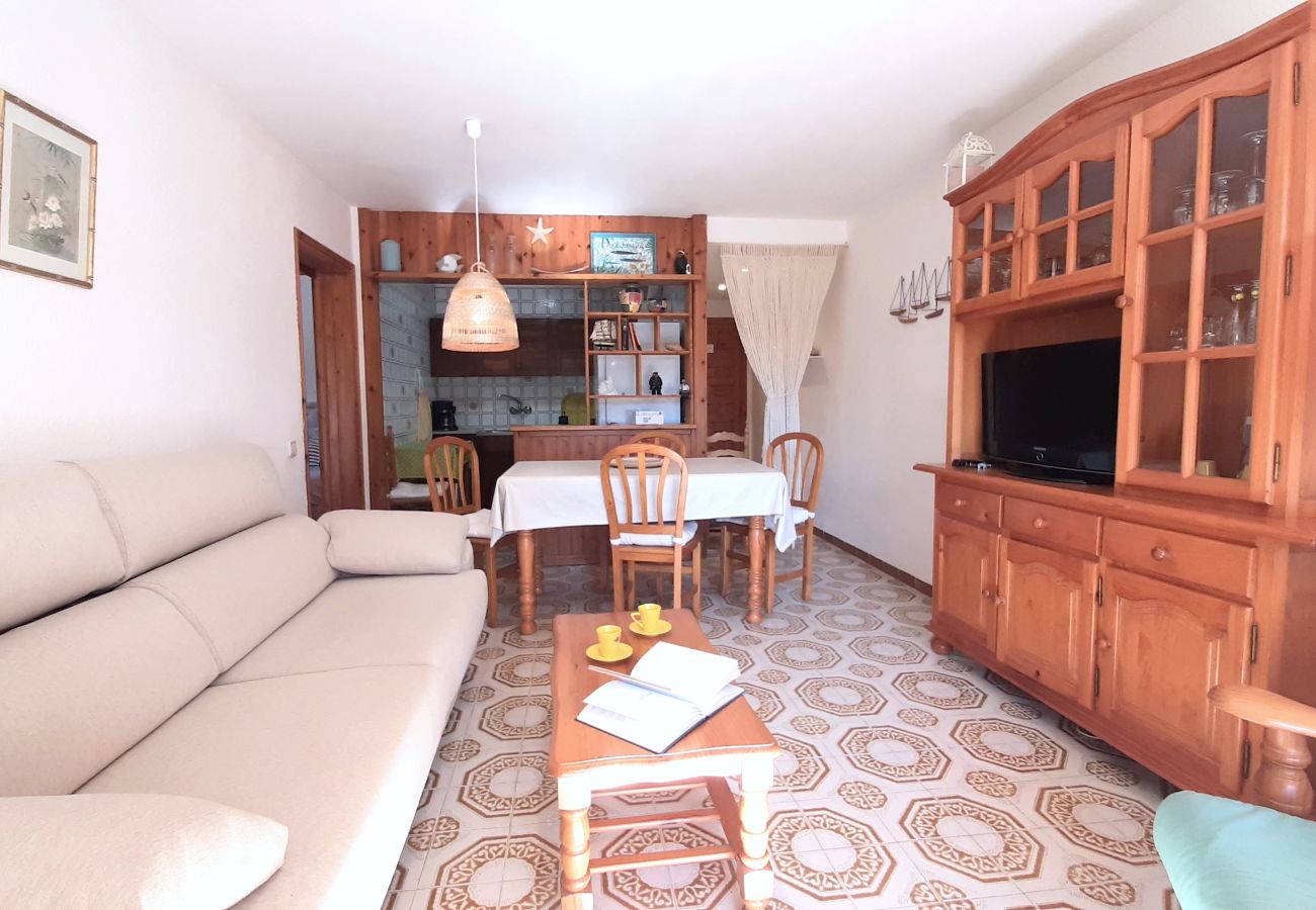 Apartamento en Llafranc - 1CEN A3 - Apartamento sencillo con jardín y piscina comunitaria a 800m de la playa de Llafranc