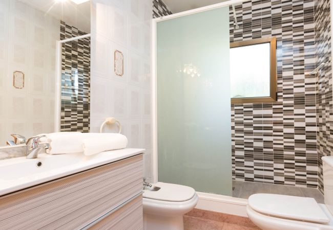 Villa en Vidreres - 2CON01 - Acogedora casa de 4 habitaciones con jardín y piscina privada ubicada en una zona tranquila  Villa en Vidreres - 2CON01 - Acogedora casa de 4 habitaciones con jardín y piscina privada ubicada en una zona tranquila