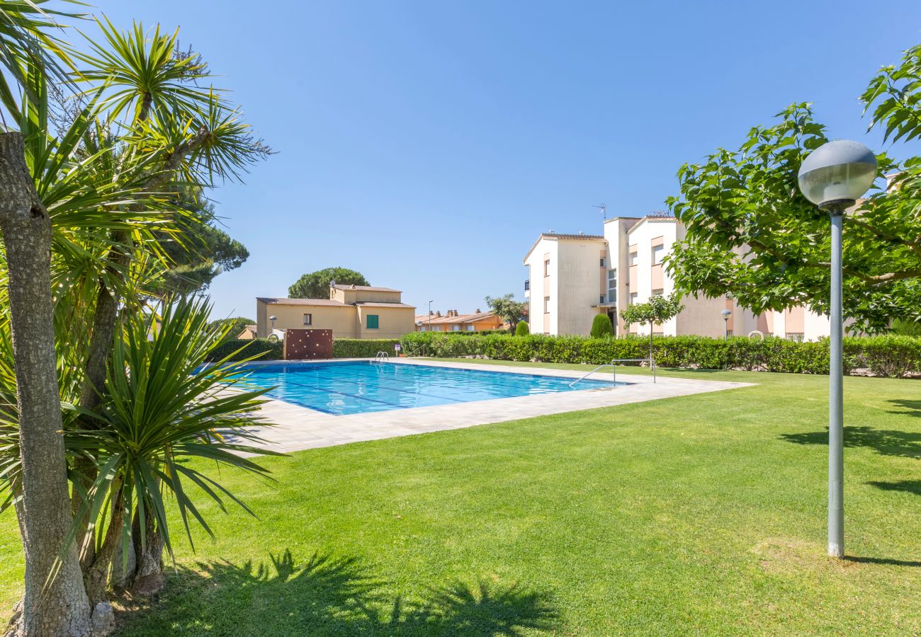 Apartamento en Calella de Palafrugell - 1CB - E3 Apartamento con piscina y jardín situado muy cerca de la playa de Calella de Palafrugell