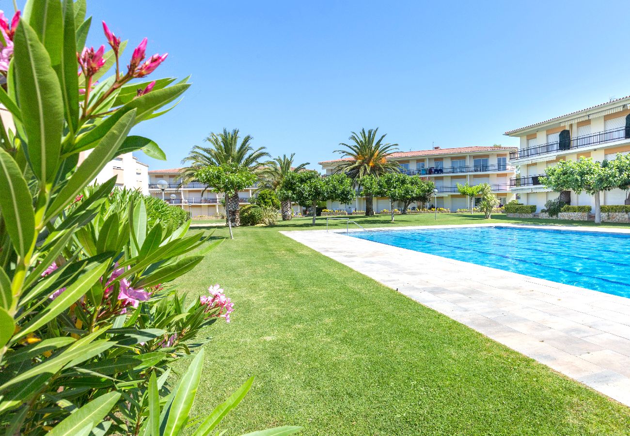 Apartamento en Calella de Palafrugell - 1CB E6 - Apartamento de dos habitaciones en una zona muy tranquila con jardín y piscina comunitaria cerca de la playa de Calella de Palafrugell