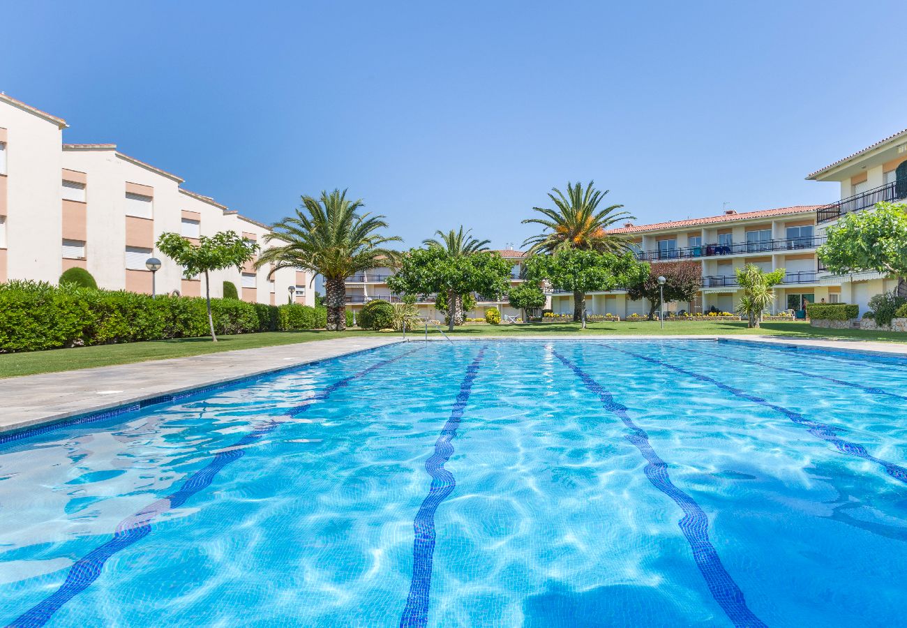 Apartamento en Calella de Palafrugell - 1CB E6 - Apartamento de dos habitaciones en una zona muy tranquila con jardín y piscina comunitaria cerca de la playa de Calella de Palafrugell