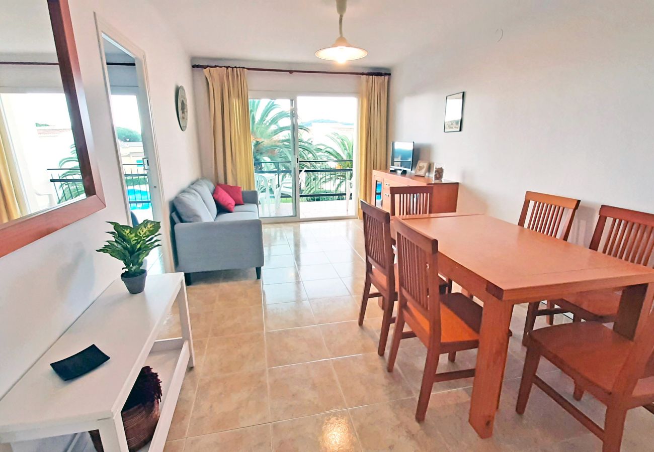 Apartamento en Calella de Palafrugell - 1CB E6 - Apartamento de dos habitaciones en una zona muy tranquila con jardín y piscina comunitaria cerca de la playa de Calella de Palafrugell