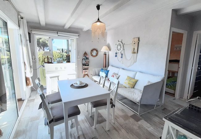 Apartamento en Calella de Palafrugell - 1CB K2 - Apartamento con dos habitaciones en una zona muy tranquila con jardín y piscina comunitaria cerca de la playa de Calella de Palafrugell Apartamento en Calella de Palafrugell - 1CB K2 - Apartamento con dos habitaciones en una zona muy tranquila con jardín y piscina comunitaria cerca de la playa de Calella de Palafrugell
