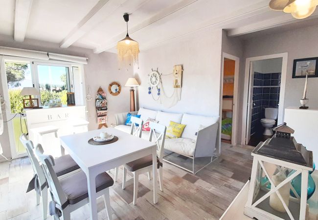Apartamento en Calella de Palafrugell - 1CB K2 - Apartamento con dos habitaciones en una zona muy tranquila con jardín y piscina comunitaria cerca de la playa de Calella de Palafrugell Apartamento en Calella de Palafrugell - 1CB K2 - Apartamento con dos habitaciones en una zona muy tranquila con jardín y piscina comunitaria cerca de la playa de Calella de Palafrugell