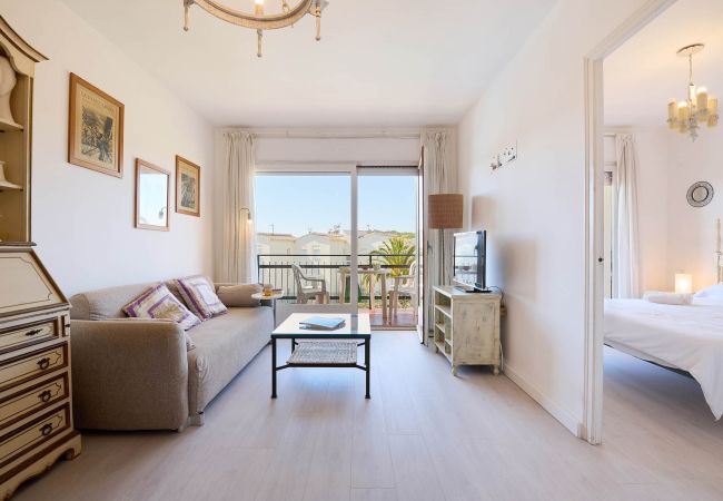 Apartamento en Calella de Palafrugell - 1CB X3 - Apartamento de 2 habitaciones en una zona muy tranquila con jardín y piscina comunitaria cerca de la playa de Calella de Palafrugell Apartamento en Calella de Palafrugell - 1CB X3 - Apartamento de 2 habitaciones en una zona muy tranquila con jardín y piscina comunitaria cerca de la playa de Calella de Palafrugell