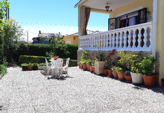 Villa en Lloret de Mar - 2JUL01 - Casa para 8 personas situada en una zona tranquila a tan solo 7 km de la playa de Lloret de Mar. Villa en Lloret de Mar - 2JUL01 - Casa para 8 personas situada en una zona tranquila a tan solo 7 km de la playa de Lloret de Mar.
