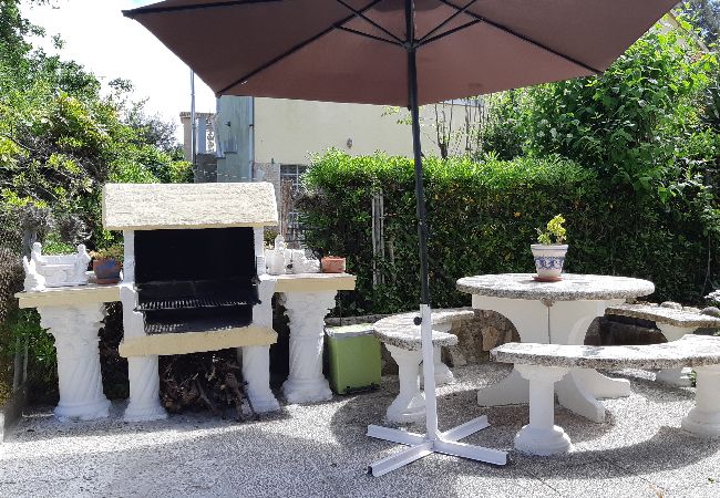 Villa en Lloret de Mar - 2JUL01 - Casa para 8 personas situada en una zona tranquila a tan solo 7 km de la playa de Lloret de Mar. Villa en Lloret de Mar - 2JUL01 - Casa para 8 personas situada en una zona tranquila a tan solo 7 km de la playa de Lloret de Mar.