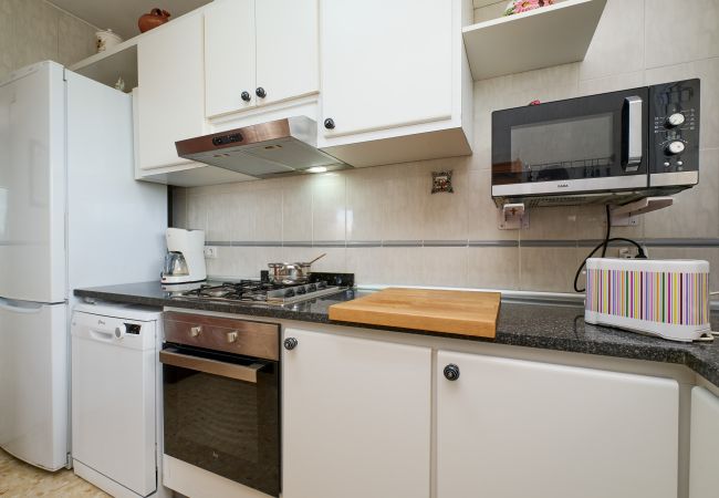 Villa en Lloret de Mar - 2JUL01 - Casa para 8 personas situada en una zona tranquila a tan solo 7 km de la playa de Lloret de Mar. Villa en Lloret de Mar - 2JUL01 - Casa para 8 personas situada en una zona tranquila a tan solo 7 km de la playa de Lloret de Mar.