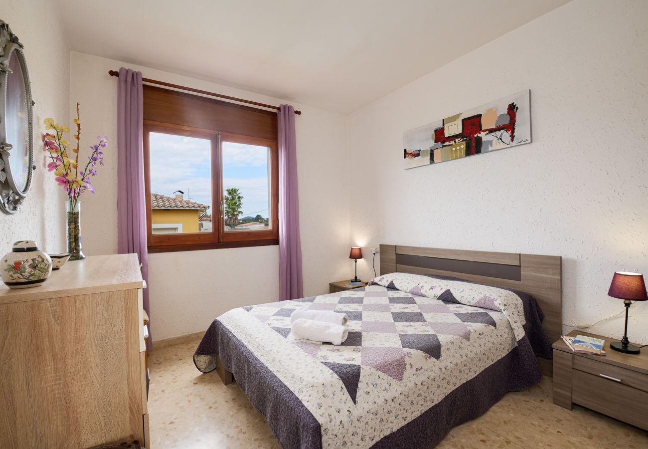 Villa en Lloret de Mar - 2JUL01 - Casa para 8 personas situada en una zona tranquila a tan solo 7 km de la playa de Lloret de Mar.