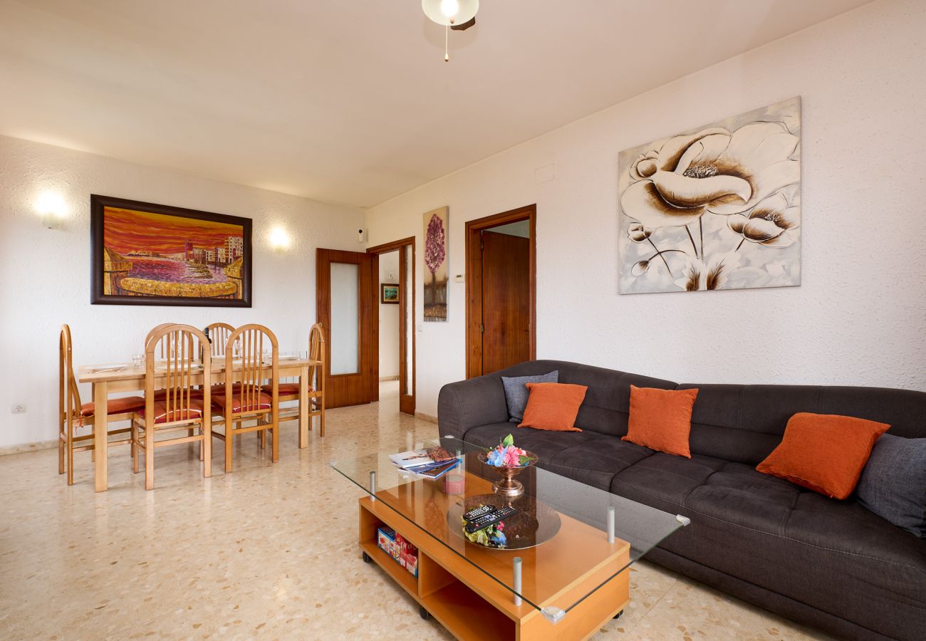 Villa en Lloret de Mar - 2JUL01 - Casa para 8 personas situada en una zona tranquila a tan solo 7 km de la playa de Lloret de Mar.