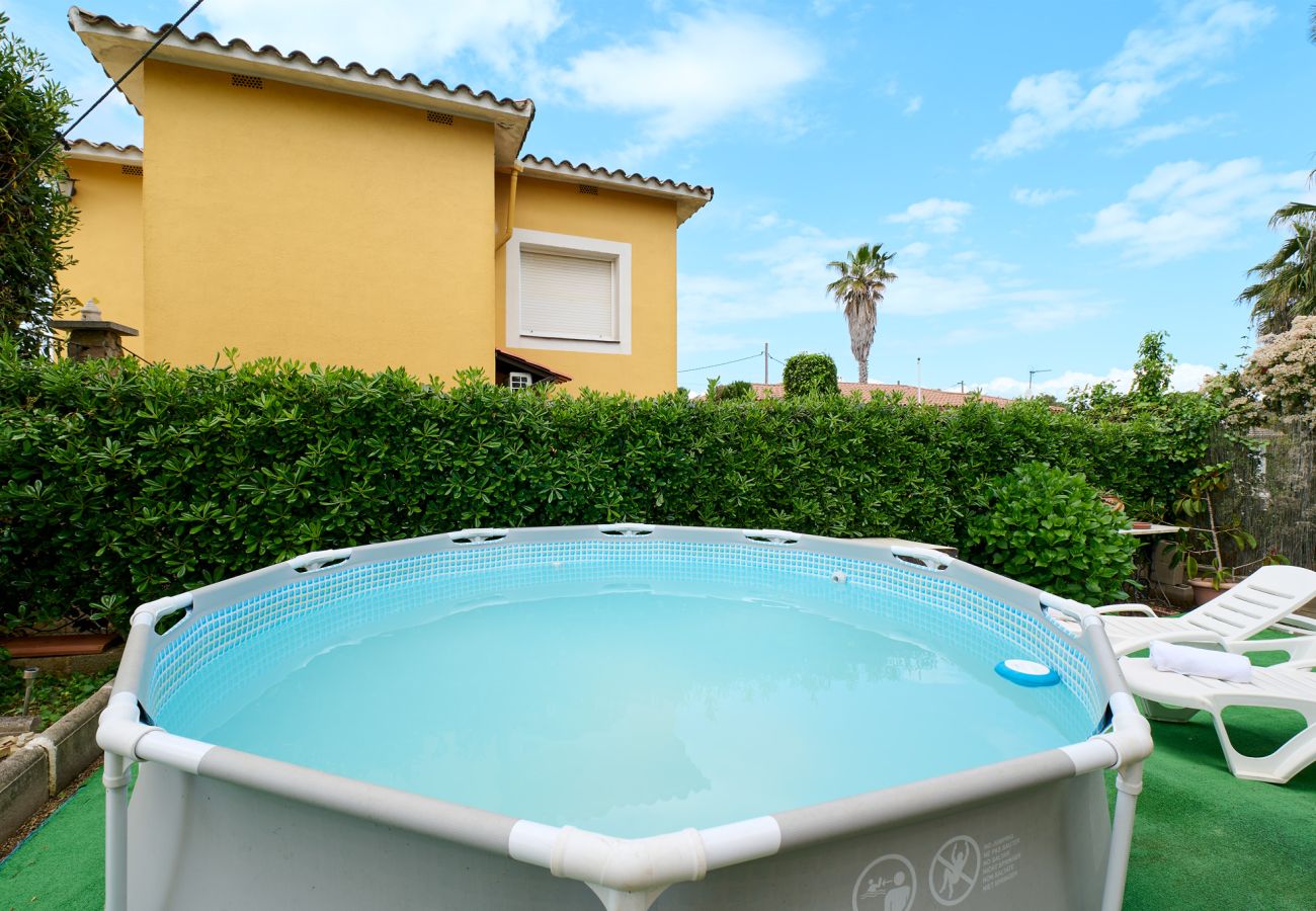 Villa en Lloret de Mar - 2JUL01 - Casa para 8 personas situada en una zona tranquila a tan solo 7 km de la playa de Lloret de Mar.