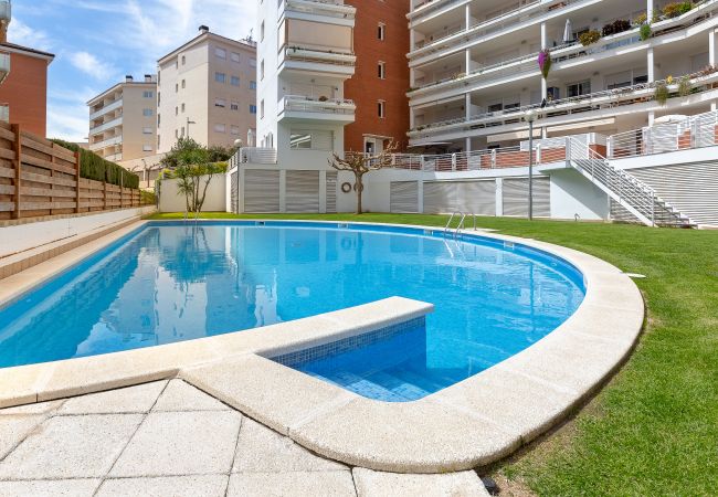 Apartamento en Lloret de Mar - 2KIS02- Acogedor apartamento para 4 personas con piscina situado cerca de la playa Apartamento en Lloret de Mar - 2KIS02- Acogedor apartamento para 4 personas con piscina situado cerca de la playa