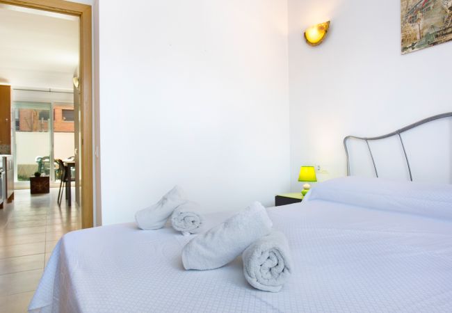 Apartamento en Lloret de Mar - 2KIS02- Acogedor apartamento para 4 personas con piscina situado cerca de la playa Apartamento en Lloret de Mar - 2KIS02- Acogedor apartamento para 4 personas con piscina situado cerca de la playa