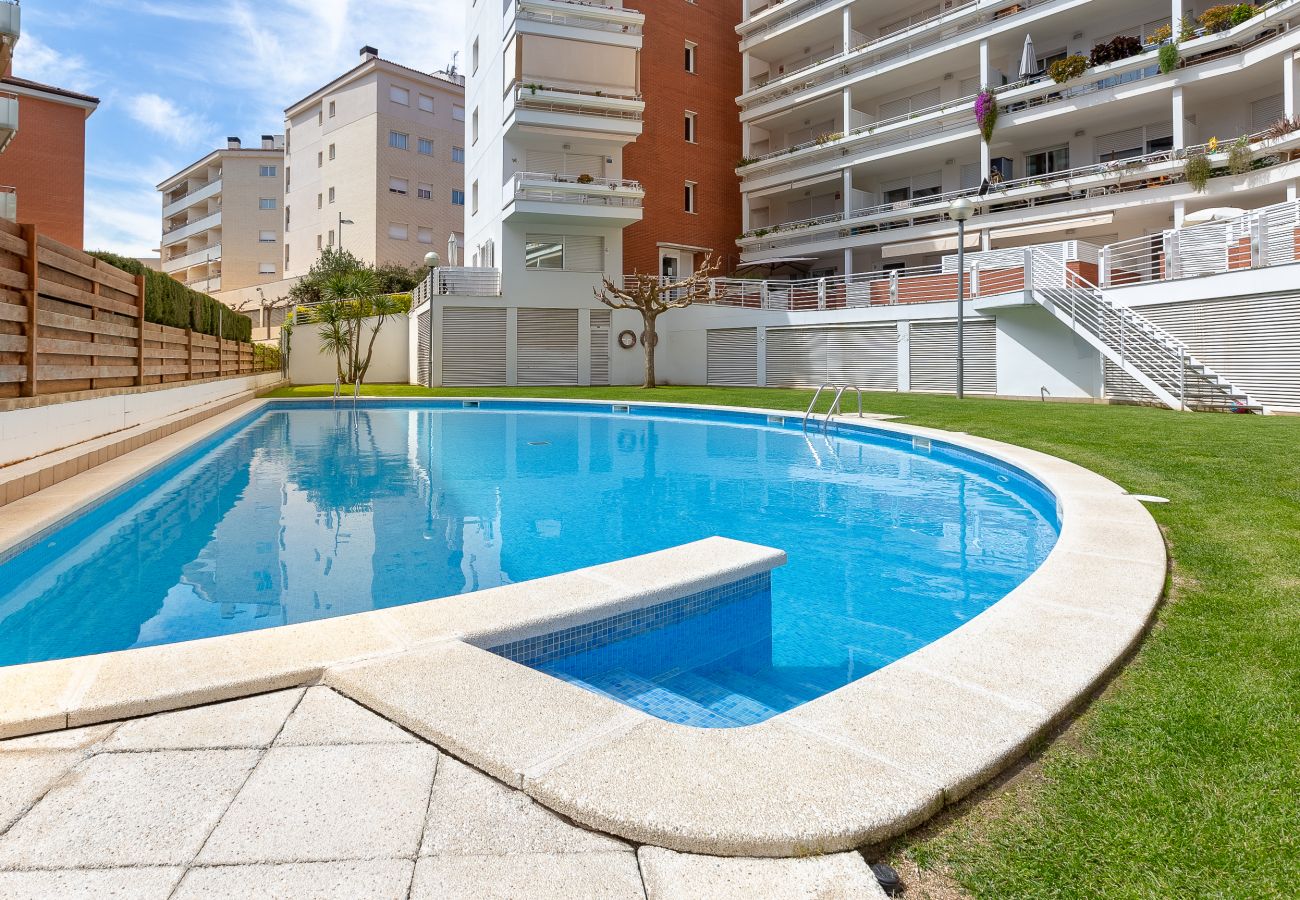 Apartamento en Lloret de Mar - 2KIS02- Acogedor apartamento para 4 personas con piscina situado cerca de la playa