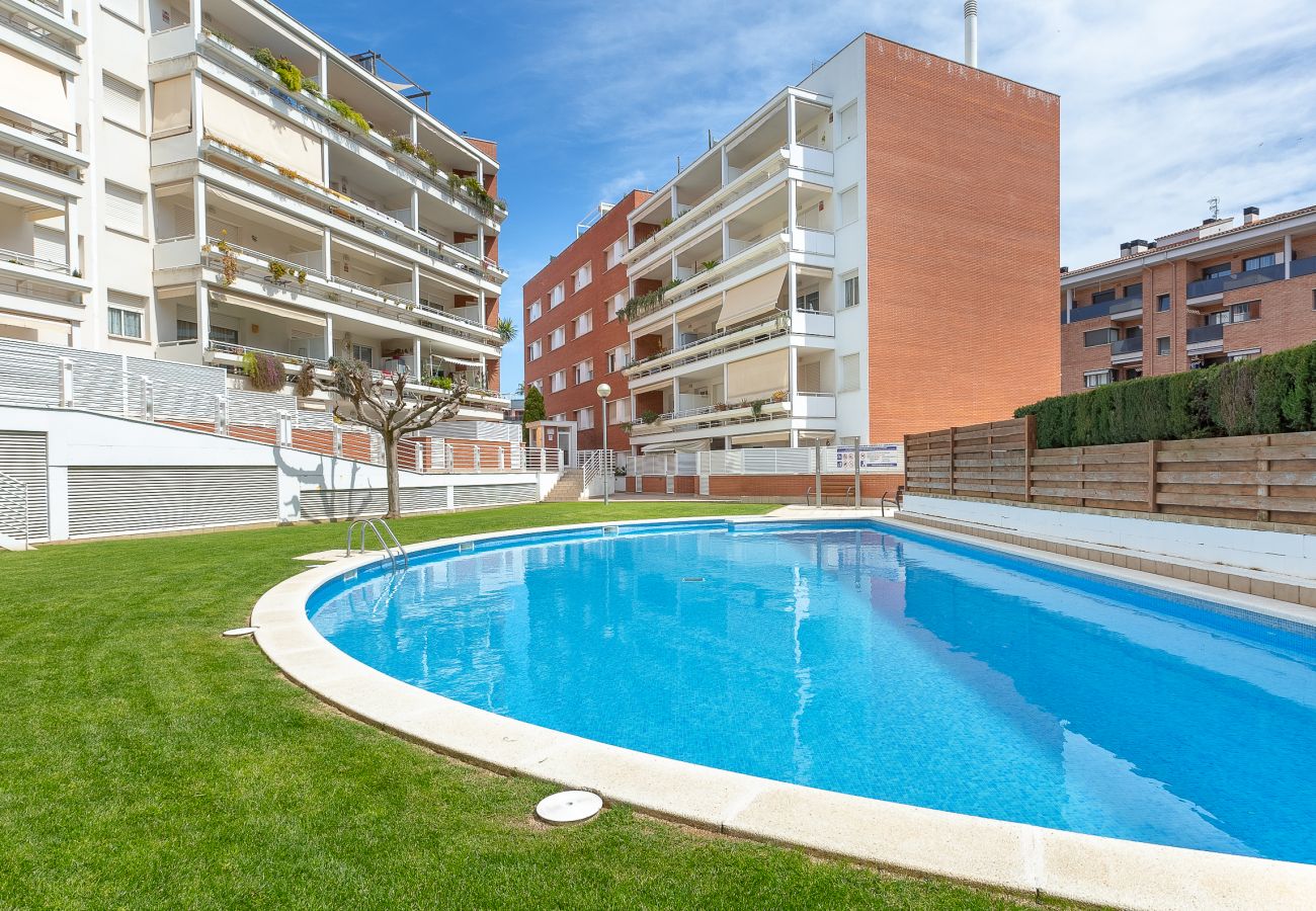 Apartamento en Lloret de Mar - 2KIS02- Acogedor apartamento para 4 personas con piscina situado cerca de la playa