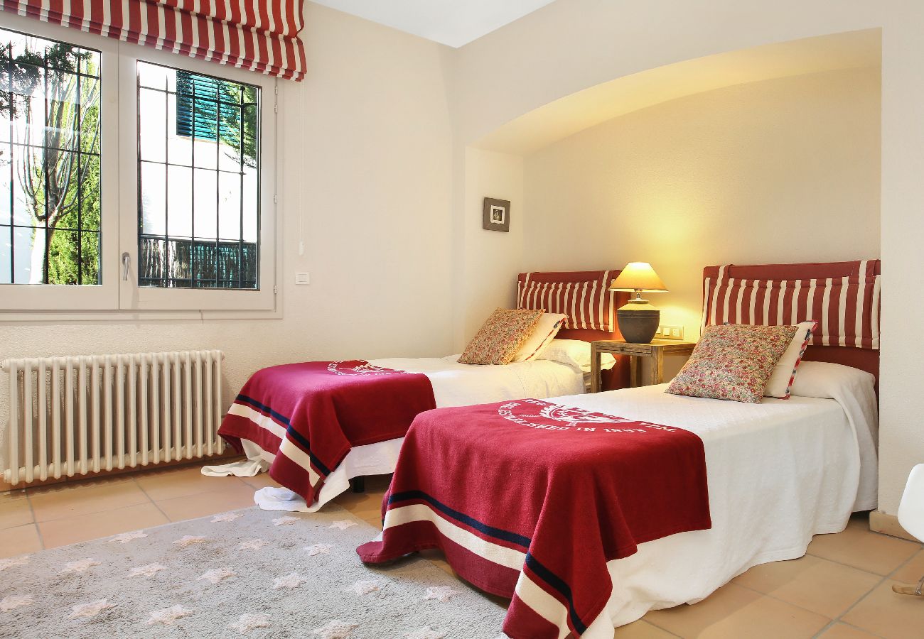 Villa en Llafranc - 1KRIS 01 - Magnífica casa situada en Llafranc, con piscina privada y capcidad para hasta 8 personas.