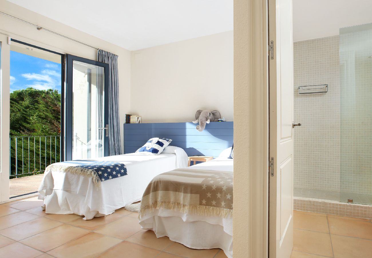 Villa en Llafranc - 1KRIS 01 - Magnífica casa situada en Llafranc, con piscina privada y capcidad para hasta 8 personas.