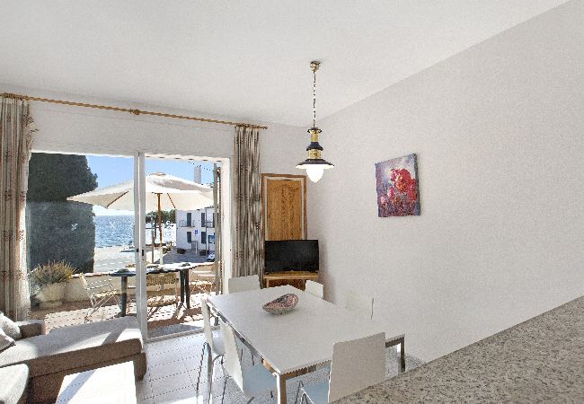 Apartamento en Llafranc - 1MARS PL - Apartamento sencillo de 3 habitaciones situado en primera línea de mar de la playa de Llafranc