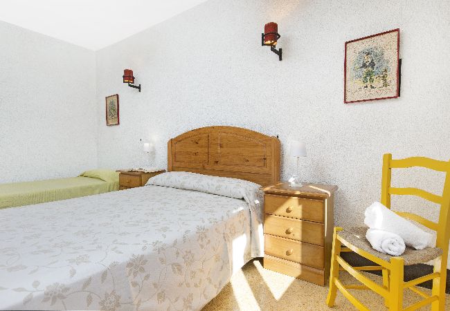 Villa en Blanes - 2MG01 - Casa para 6 personas con jardín y piscina privada situada cerca de la playa de Blanes 