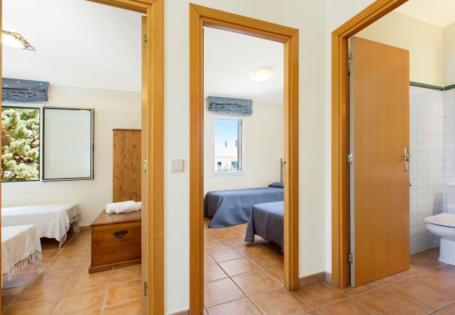 Villa en Torroella de Montgri - 1MP 44 - Casa adosada ubicada en un complejo residencial tranquilo con piscina y jardines comunitarios a 100m de la playa de Pals Villa en Torroella de Montgri - 1MP 44 - Casa adosada ubicada en un complejo residencial tranquilo con piscina y jardines comunitarios a 100m de la playa de Pals