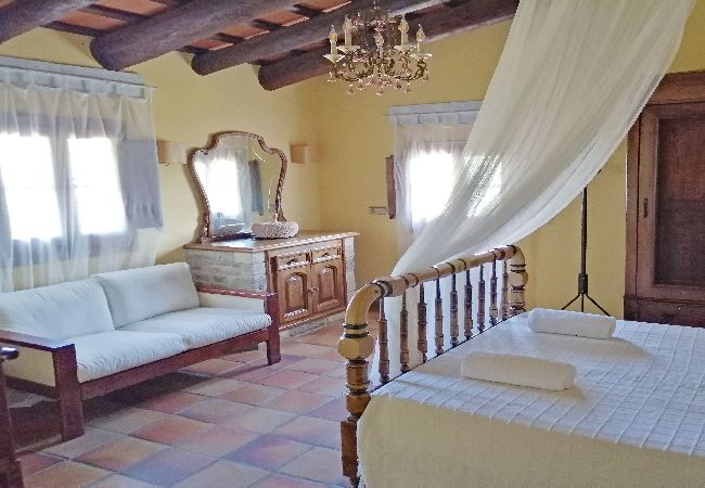 Villa en Cruilles, Monells y San Sadurní - 1MASIA CM - Preciosa masia del Siglo XVII restaurada situada en la población de Cruïlles,  a 8 Km. del centro y a 25 Km. de la playa