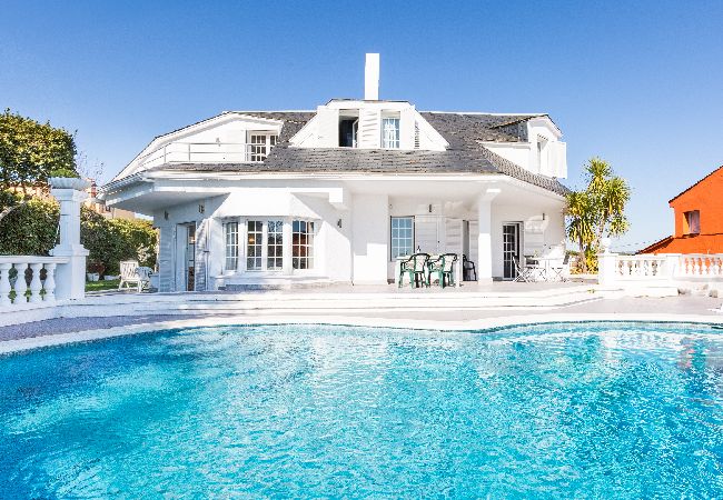 Villa en Blanes - 2MONTEM01 - Bonita casa para 9 personas con jardín y piscina privada situada cerca de la playa de Blanes 