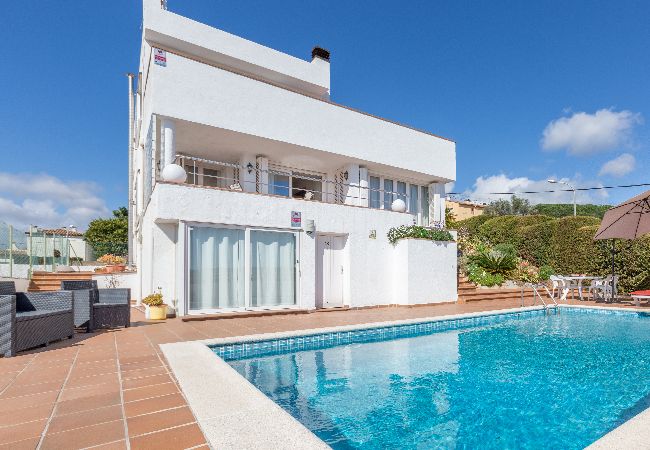 Villa en Blanes - 2NUR01 - Casa para 10 personas con piscina privada y vistas al mar cerca de la playa de Blanes 