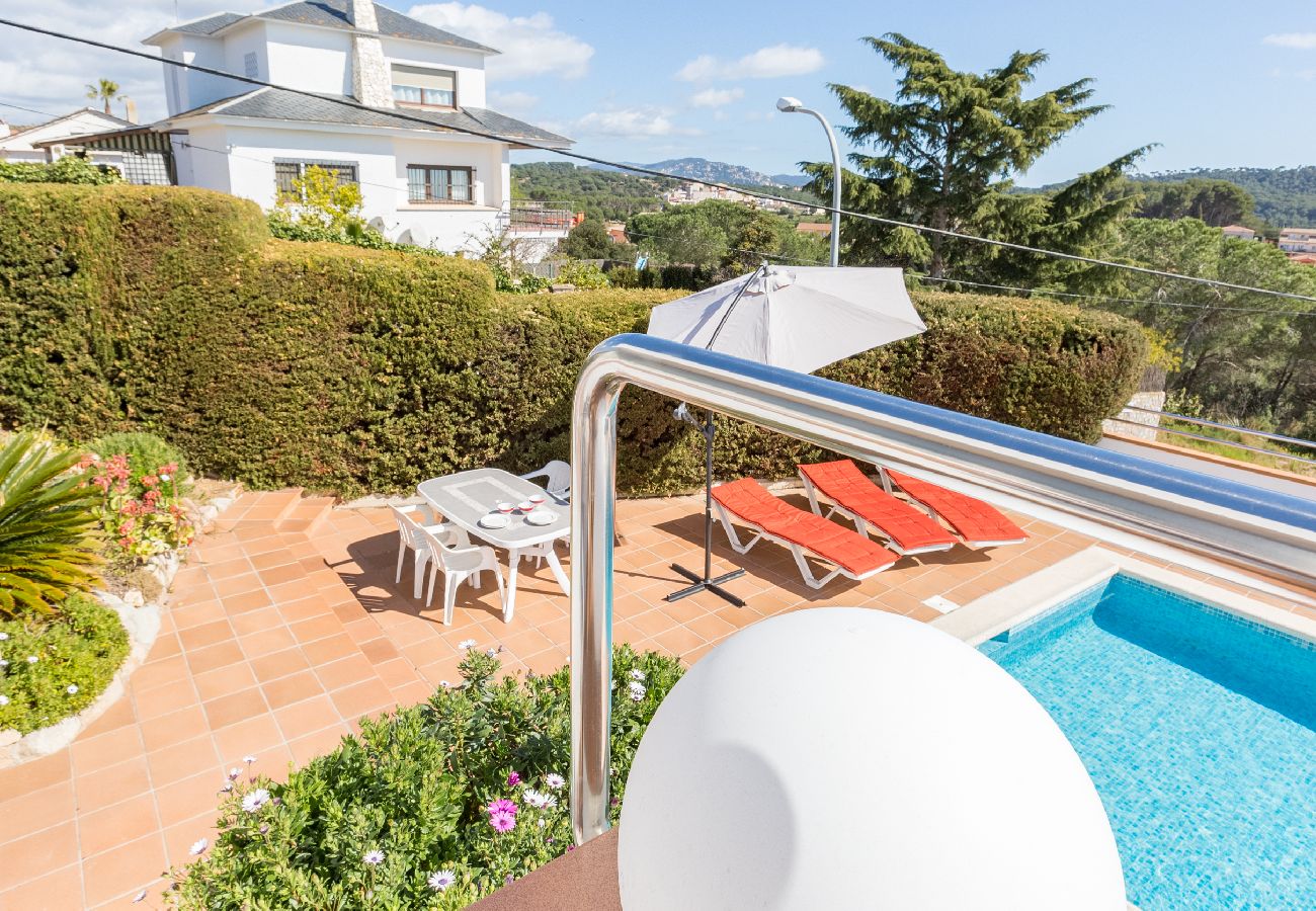 Villa en Blanes - 2NUR01 - Casa para 10 personas con piscina privada y vistas al mar cerca de la playa de Blanes 