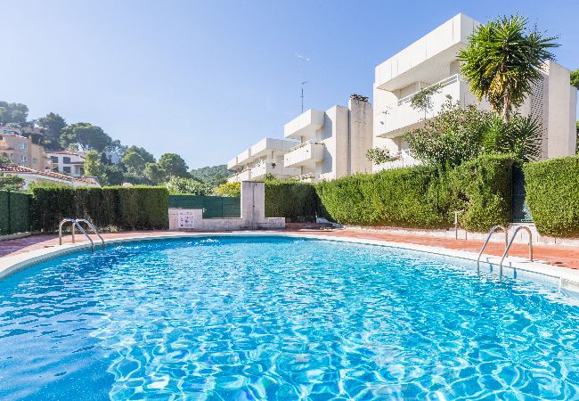 Apartamento en Pals - 1OP 01 - Apartamento ubicado en Pals, en un complejo residencial con piscina, a 400 m de la playa