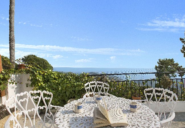 Villa en Lloret de Mar - 2PAL01- Casa con piscina privada y bonitas vistas al mar situada cerca de la playa