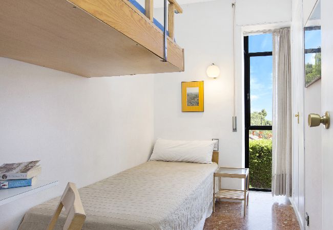 Apartamento en Calella de Palafrugell - 1PINEDA 01 - Acogedor apartamento para 8 personas situado a pocos minutos caminando de la playa de Calella de Palafrugell