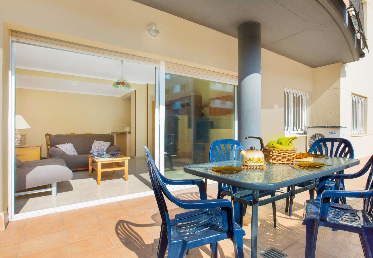 Apartamento en Lloret de Mar - 2P51- Acogedor apartamento con piscina situado cerca del centro y dela playa de Fenals (Lloret de Mar) 
