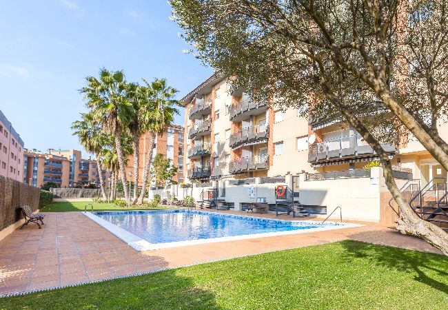 Apartamento en Lloret de Mar - 2P53 - Acogedor apartamento para 4 personas con piscina situado cerca del centro y dela playa de Fenals (Lloret de Mar)  Apartamento en Lloret de Mar - 2P53 - Acogedor apartamento para 4 personas con piscina situado cerca del centro y dela playa de Fenals (Lloret de Mar)