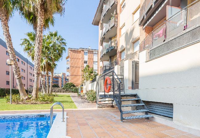 Apartamento en Lloret de Mar - 2P53 - Acogedor apartamento para 4 personas con piscina situado cerca del centro y dela playa de Fenals (Lloret de Mar)  Apartamento en Lloret de Mar - 2P53 - Acogedor apartamento para 4 personas con piscina situado cerca del centro y dela playa de Fenals (Lloret de Mar)