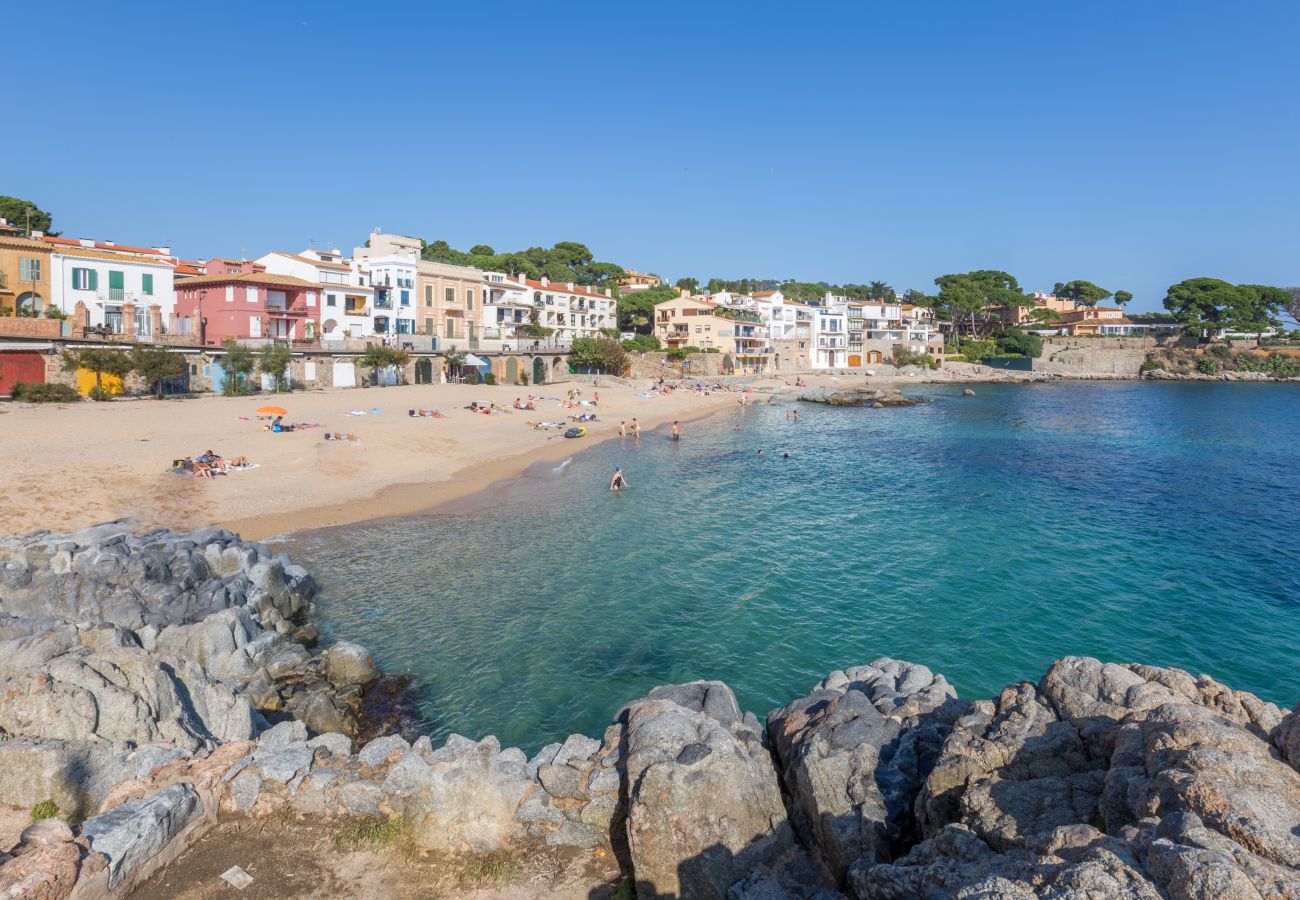 Apartamento en Calella de Palafrugell - 1PUIGA 02 - Acogedor apartamento  con terraza y magnificas vistas al mar situado a pocos minutos caminando de la de la playa de Calella de Palafrugell