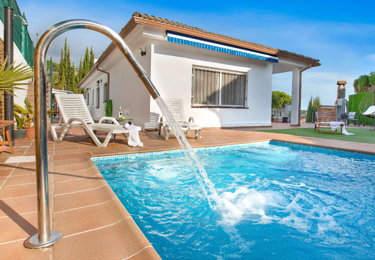 Villa en Blanes - 2ROSAS1  - Preciosa casa  de 4 habitaciones con piscina privada y espectaculares vistas al mar situada cerca de la playa de Blanes