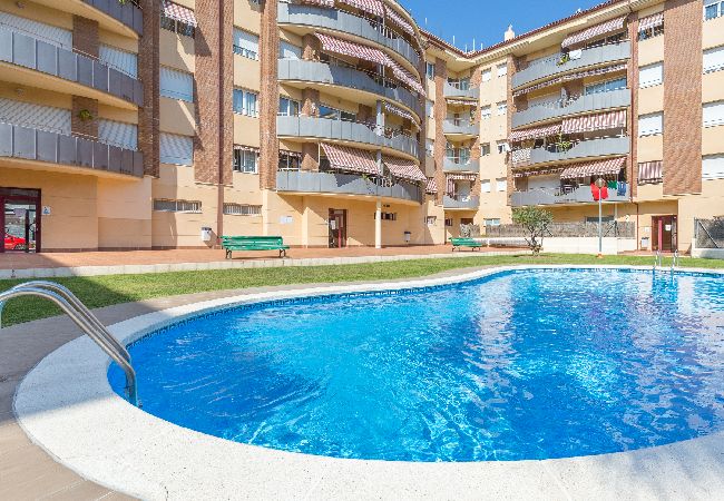 Apartamento en Lloret de Mar - 2ROS01 -Acogedor apartamento de 3 habitaciones con piscina situado cerca de la playa de Fenals (Lloret de Mar) Apartamento en Lloret de Mar - 2ROS01 -Acogedor apartamento de 3 habitaciones con piscina situado cerca de la playa de Fenals (Lloret de Mar)
