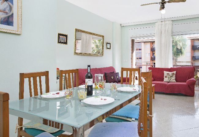 Apartamento en Lloret de Mar - 2ROS01 -Acogedor apartamento de 3 habitaciones con piscina situado cerca de la playa de Fenals (Lloret de Mar) Apartamento en Lloret de Mar - 2ROS01 -Acogedor apartamento de 3 habitaciones con piscina situado cerca de la playa de Fenals (Lloret de Mar)