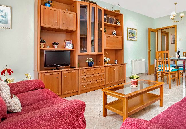 Apartamento en Lloret de Mar - 2ROS01 -Acogedor apartamento de 3 habitaciones con piscina situado cerca de la playa de Fenals (Lloret de Mar) Apartamento en Lloret de Mar - 2ROS01 -Acogedor apartamento de 3 habitaciones con piscina situado cerca de la playa de Fenals (Lloret de Mar)